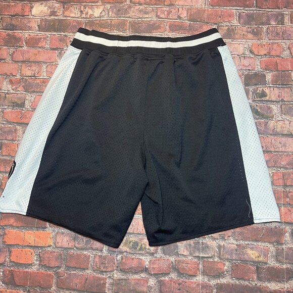 North Carolina Tarheels Shorts Mens Large VTG UNC Jordan 82 Retro Mesh Gym - Picture 5 of 7